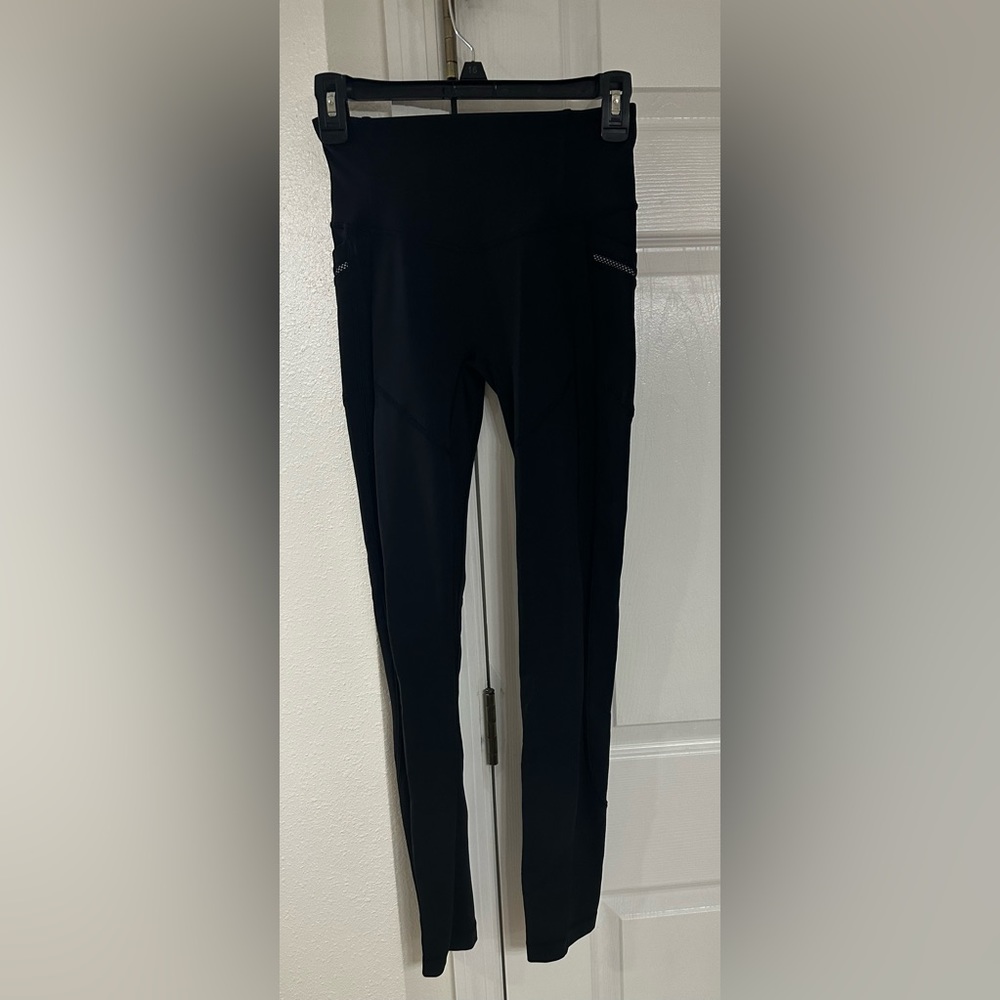 Lululemon leggings - black with reflective pocket